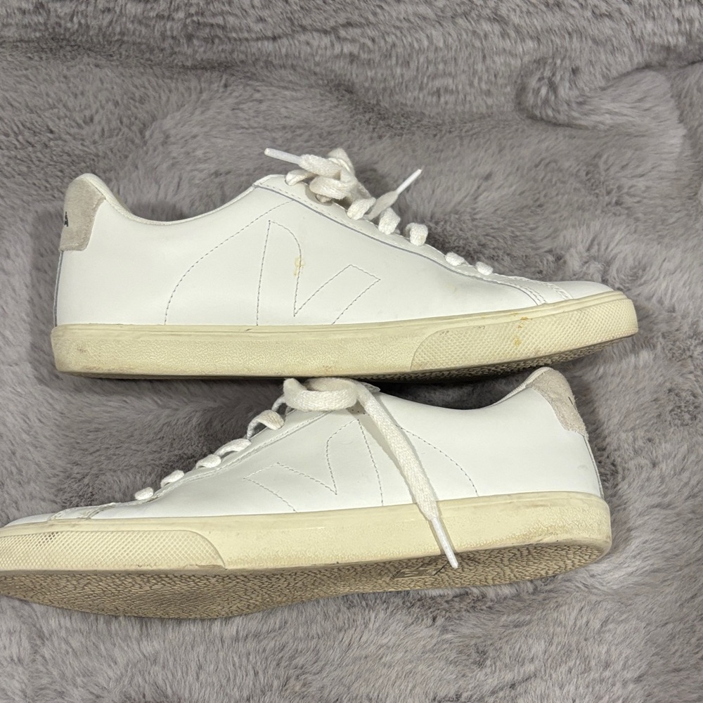 Veja Men's White and Tan Sneakers